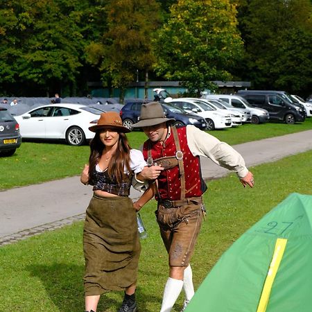 Allyouneed Oktoberfest Camping Hotel Мюнхен Екстериор снимка
