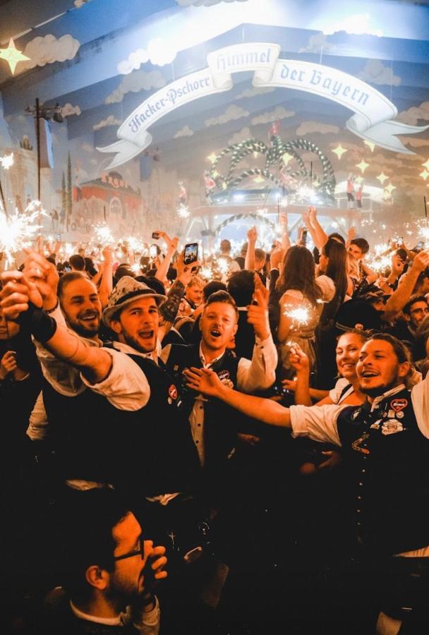 Allyouneed Oktoberfest Camping Hotel Мюнхен Екстериор снимка